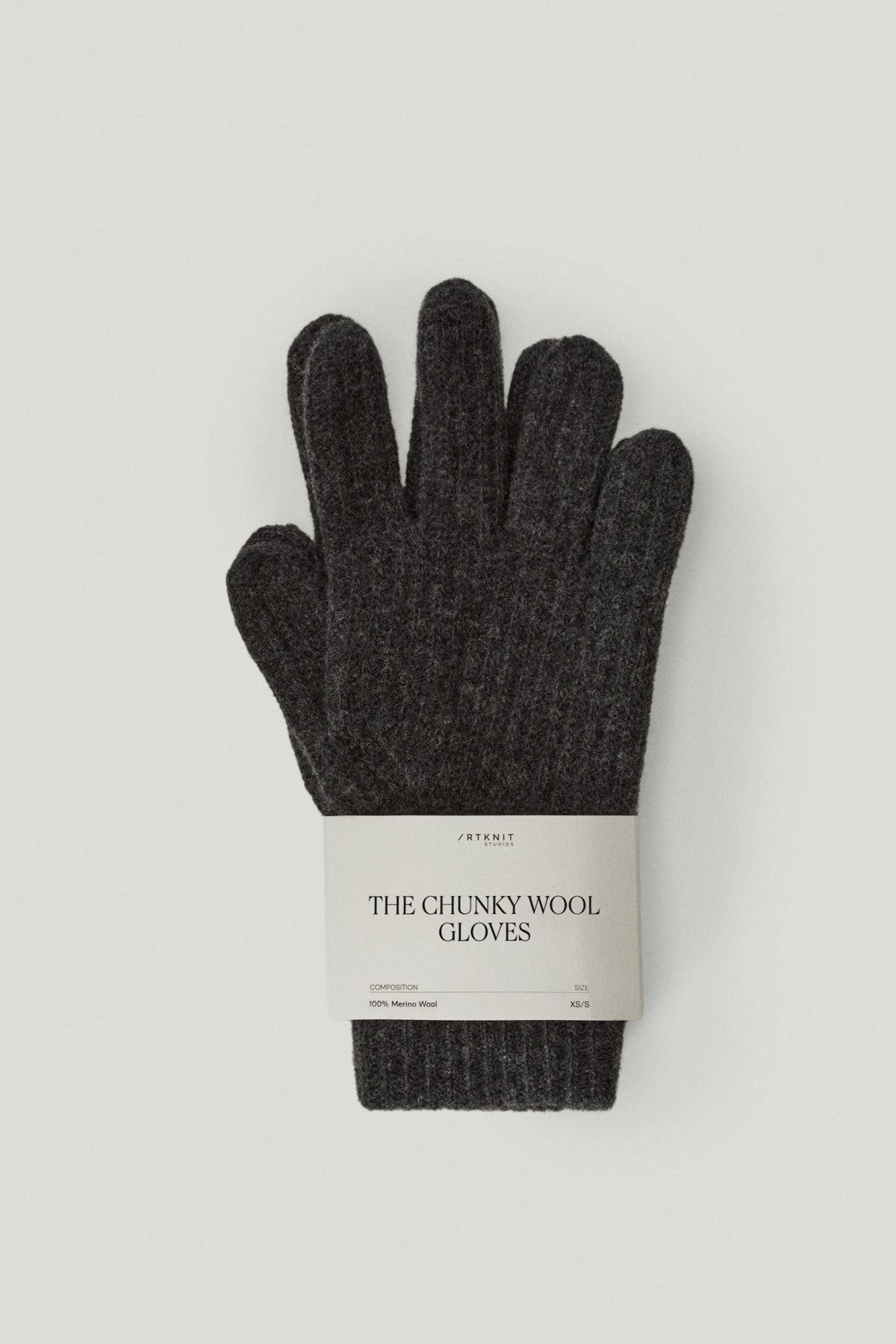 the woolen ribbed gloves ash grey