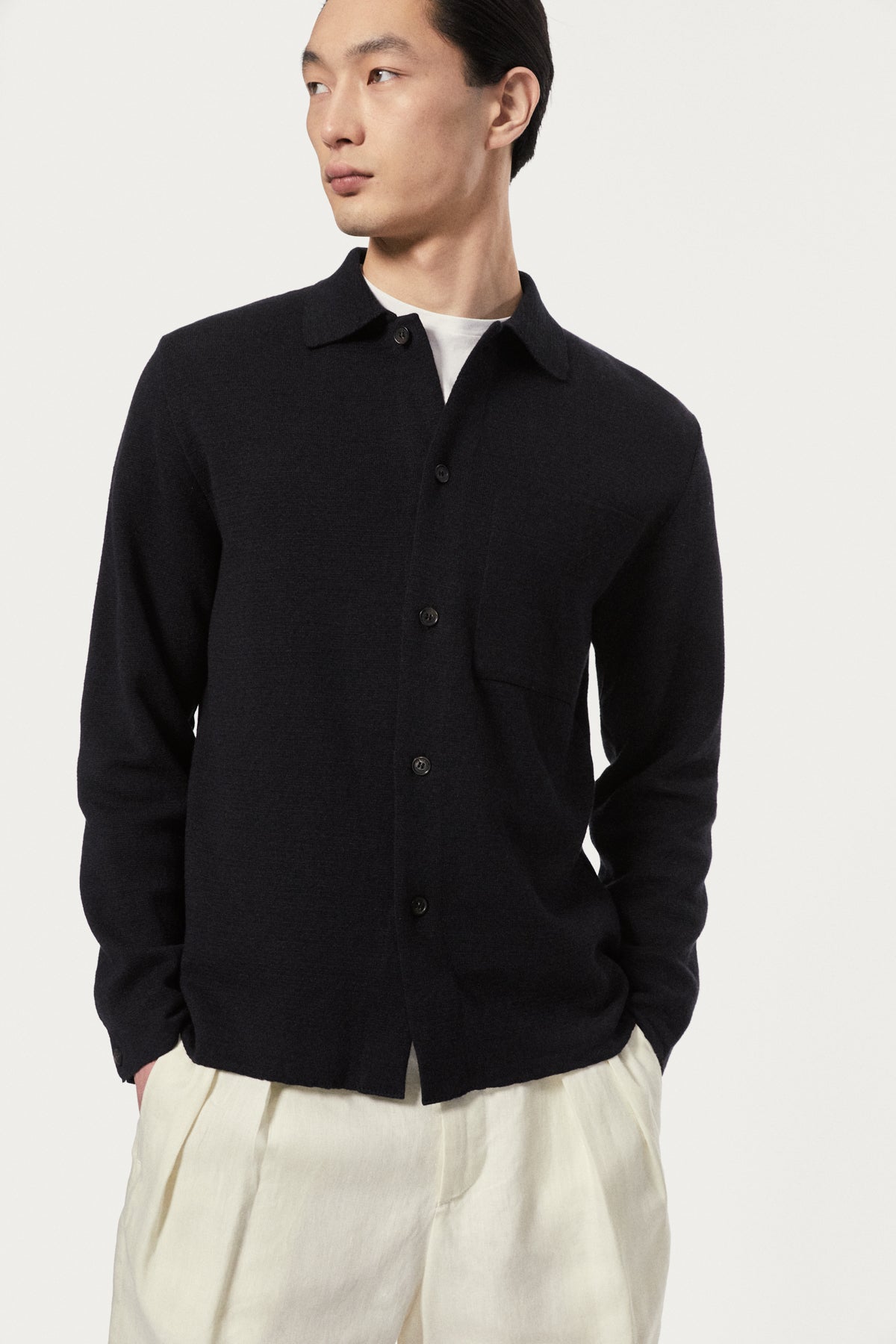 The Linen Cotton Lightweight Overshirt - black