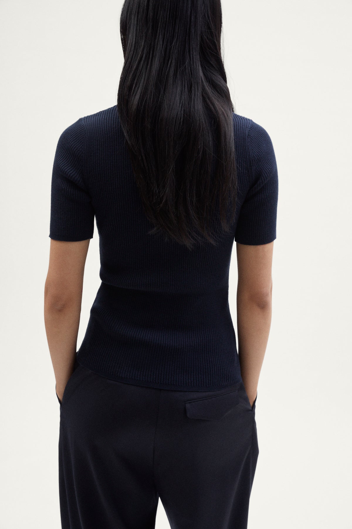 the organic cotton ribbed tee deep blue