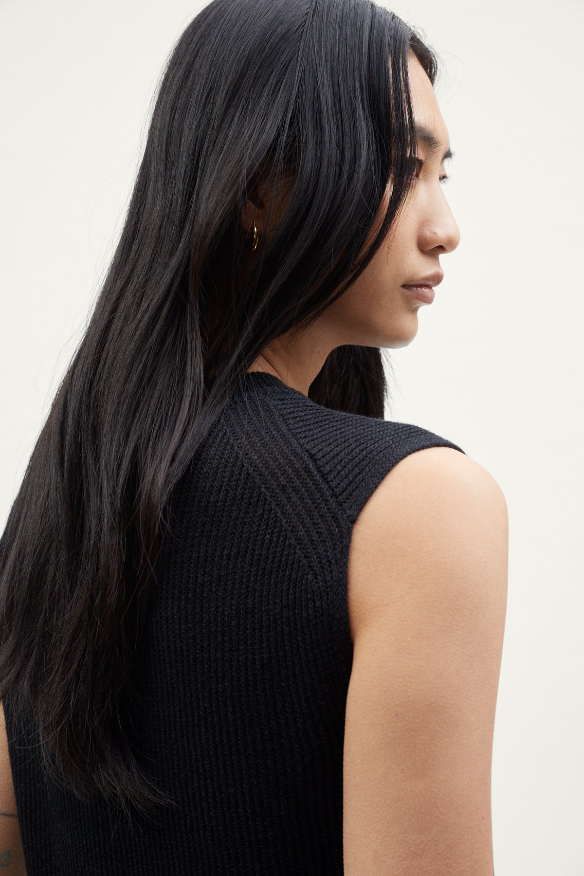 The Linen Cotton Ribbed Vest black