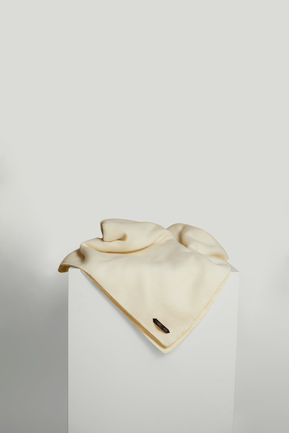The Woolen Blanket Wool White