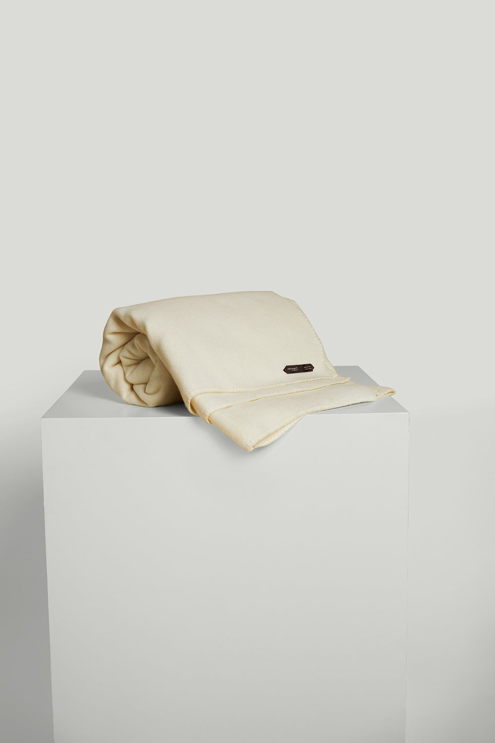 The Woolen Blanket Wool White