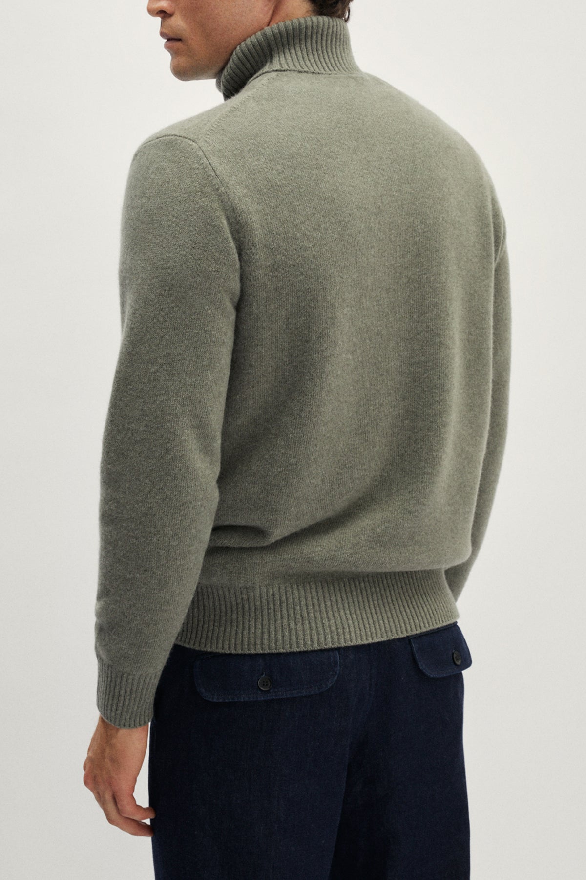 Rollkragenpullover aus Wolle