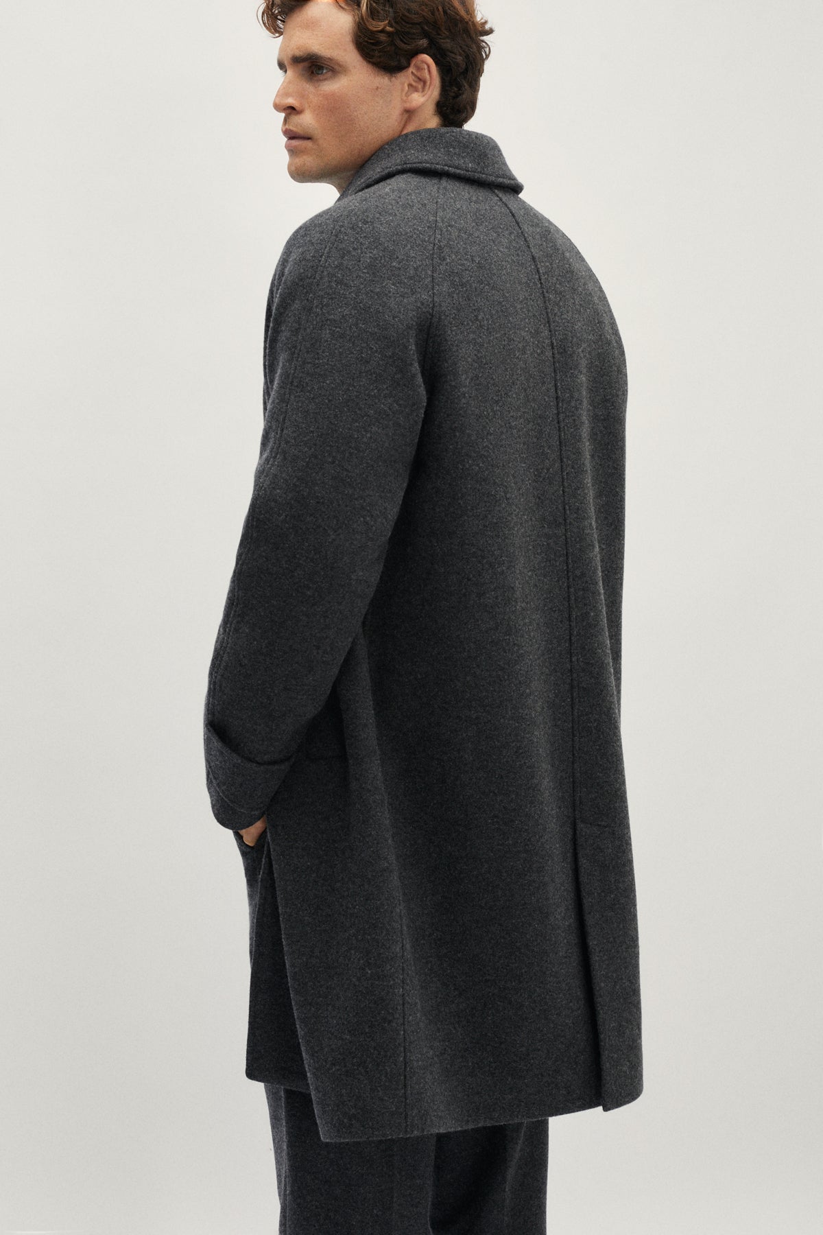 The Woolen Coat - grey