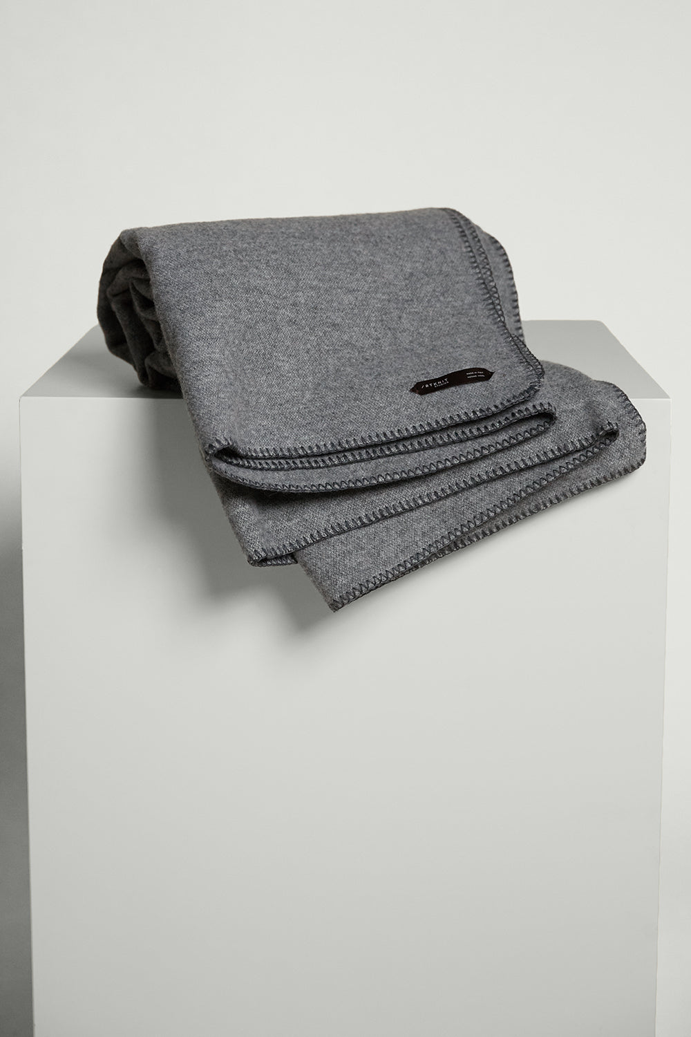 The Woolen Blanket Light Grey Melange