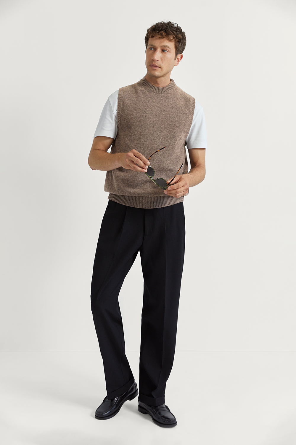 The Woolen Vest Taupe