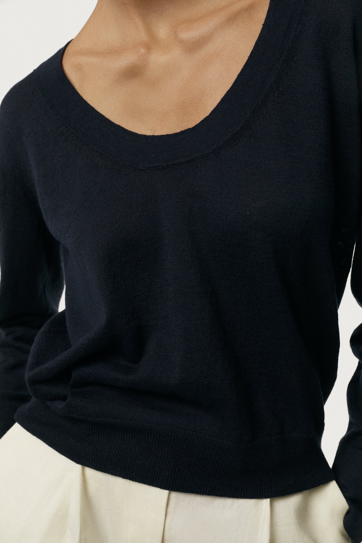The Linen Cotton Lightweight Sweater Navy Blue