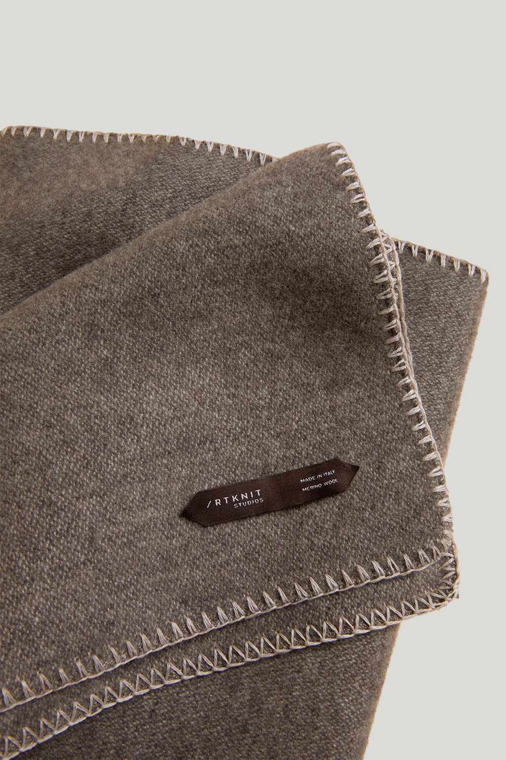 The Woolen Long Scarf Taupe