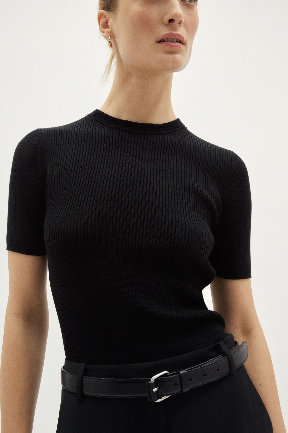 the organic cotton ribbed tee black