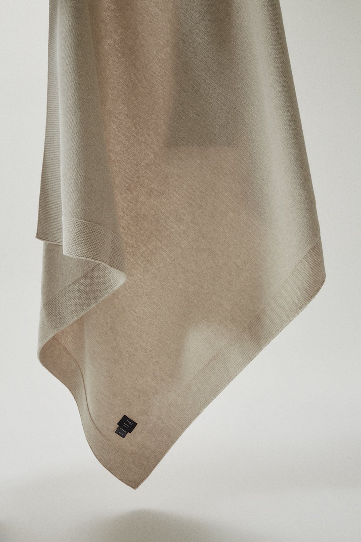 the woolen knit blanket ecru