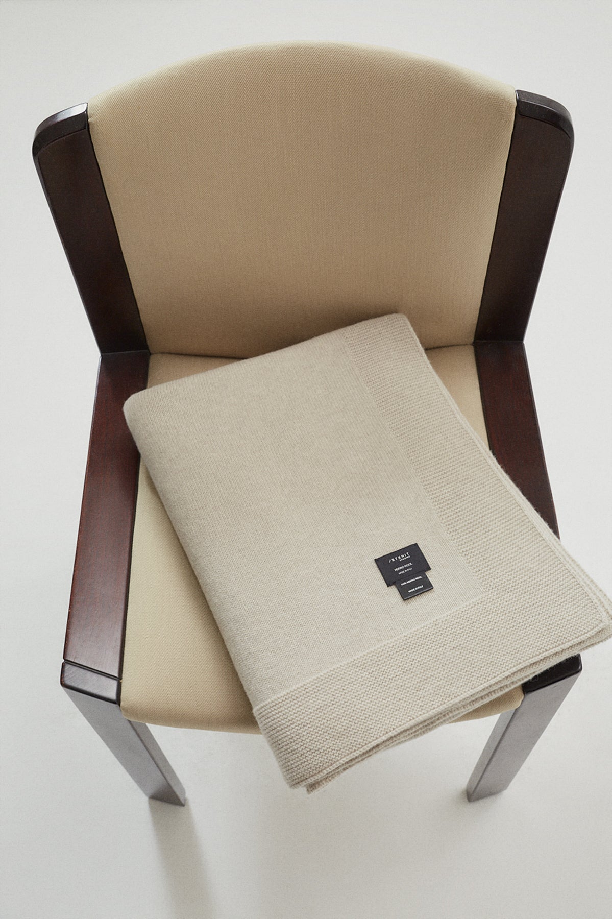 the woolen knit blanket ecru