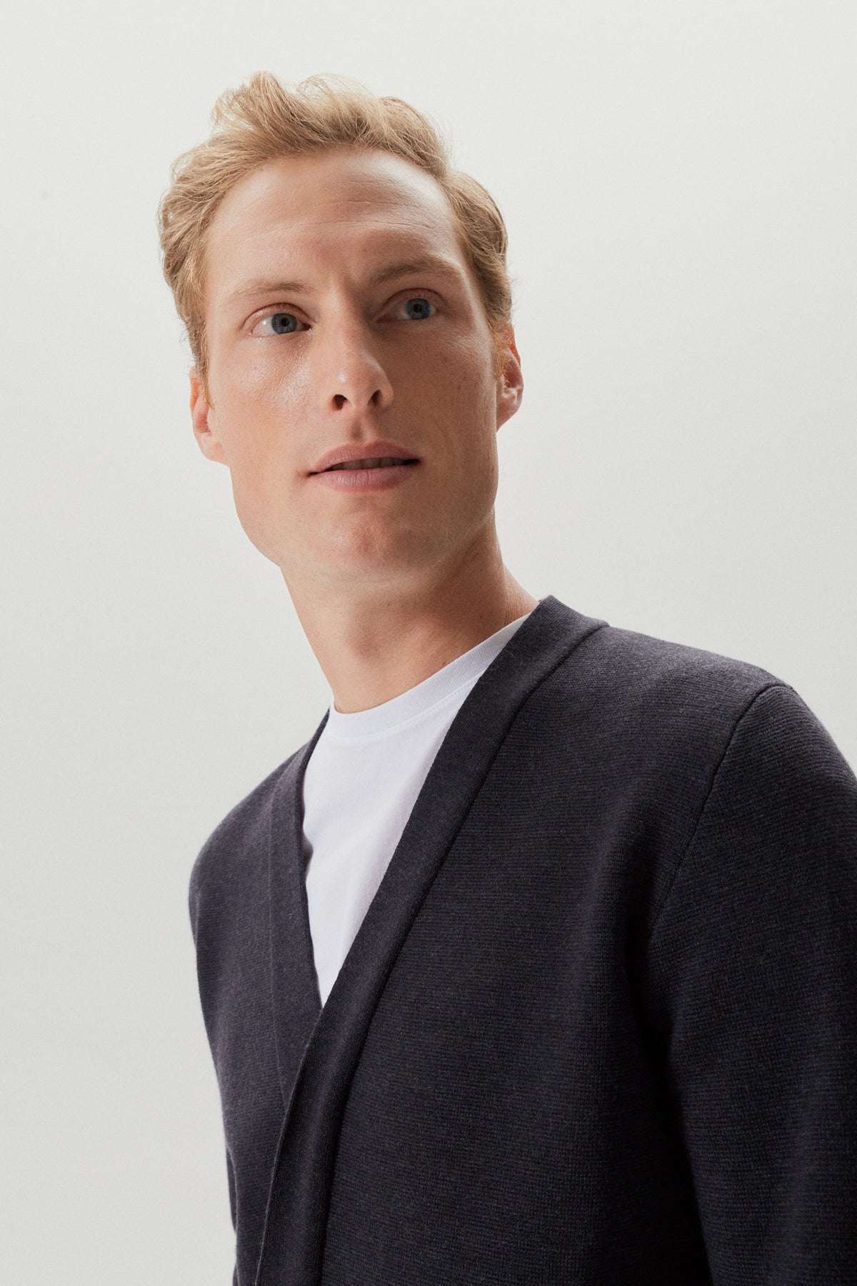 the merino wool shawl cardigan anthracite