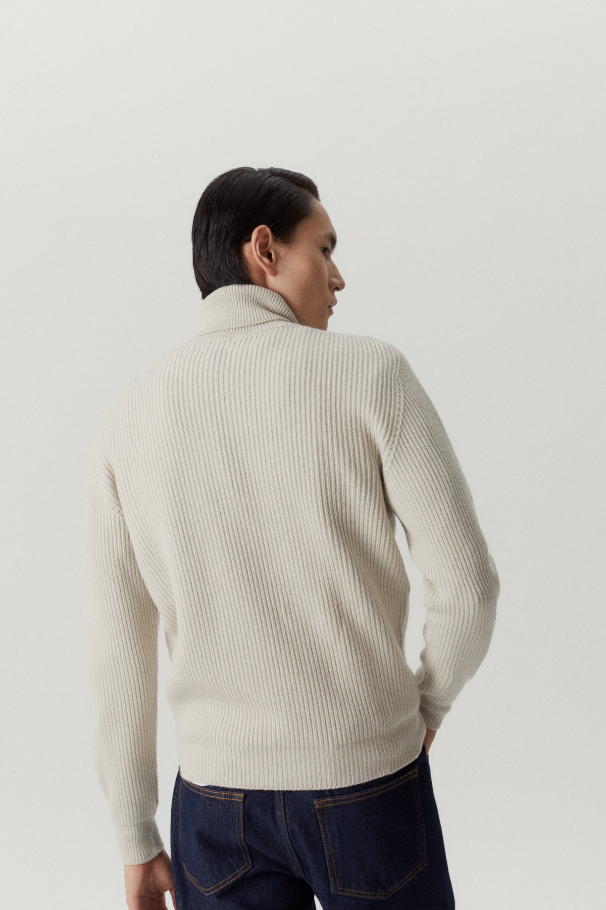 the merino wool ribbed high neck pearl