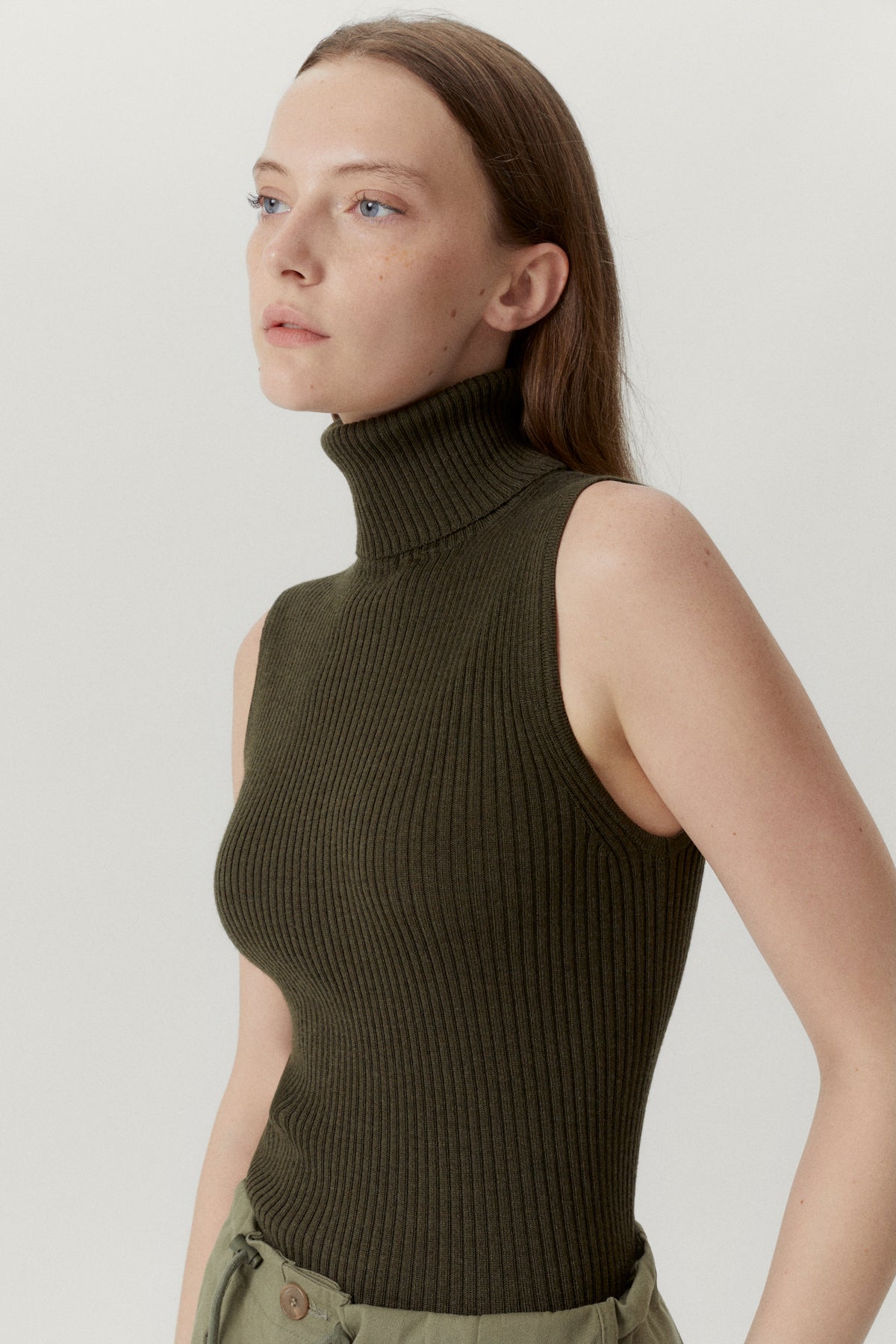 the merino wool roll neck top military green