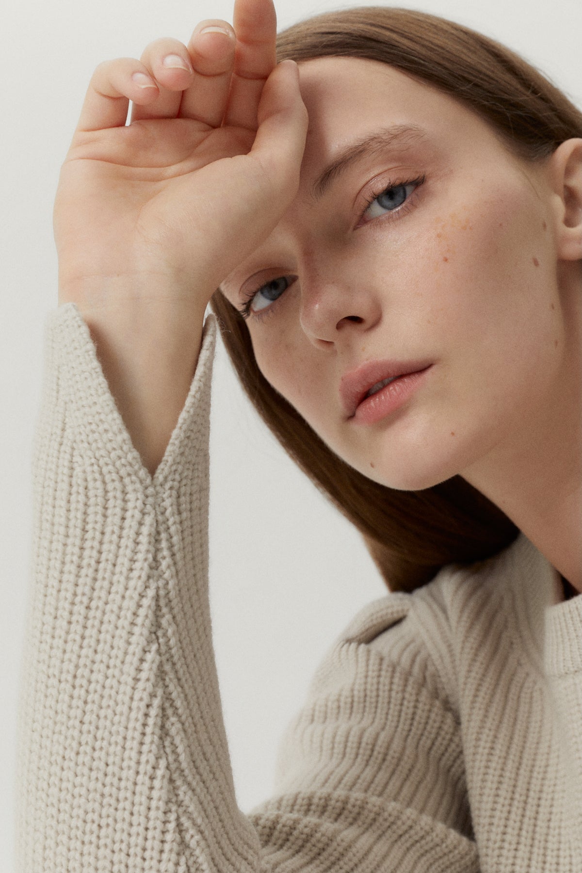 the merino wool sweater with pinces pearl
