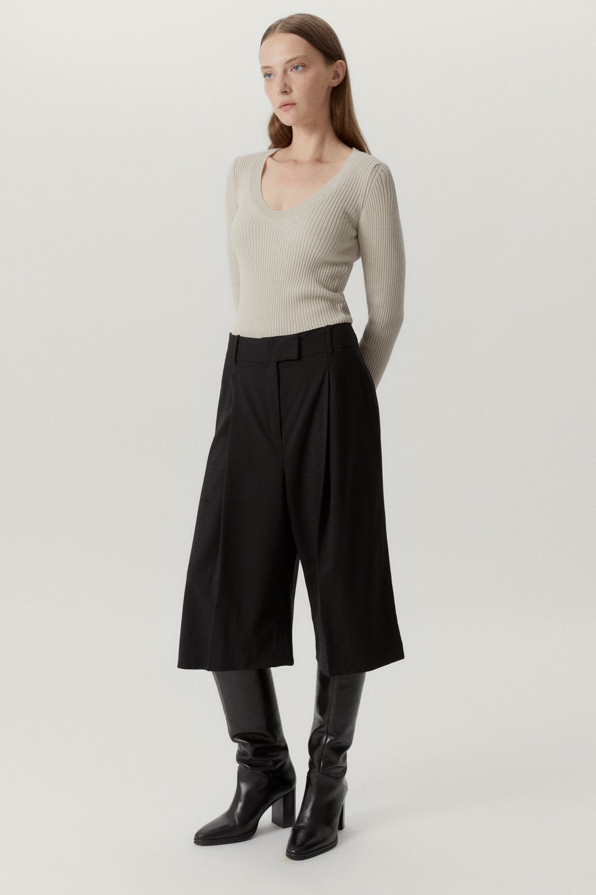 the merino wool u neck sweater pearl