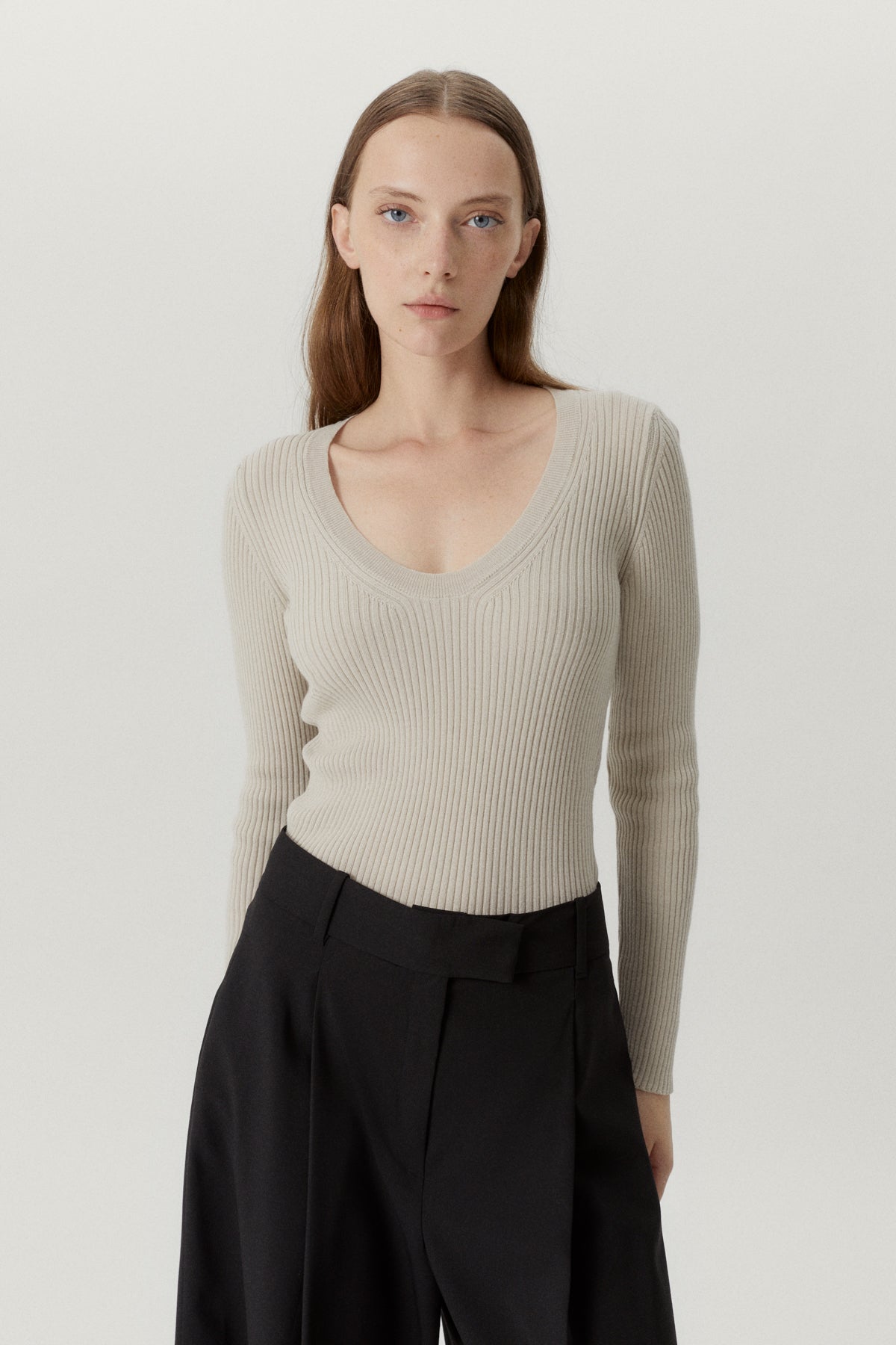 the merino wool u neck sweater pearl
