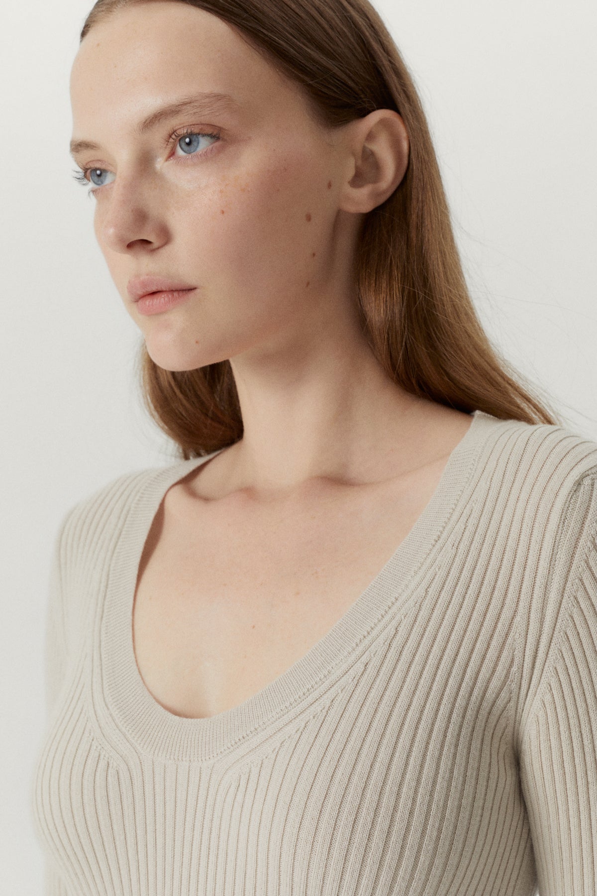 the merino wool u neck sweater pearl