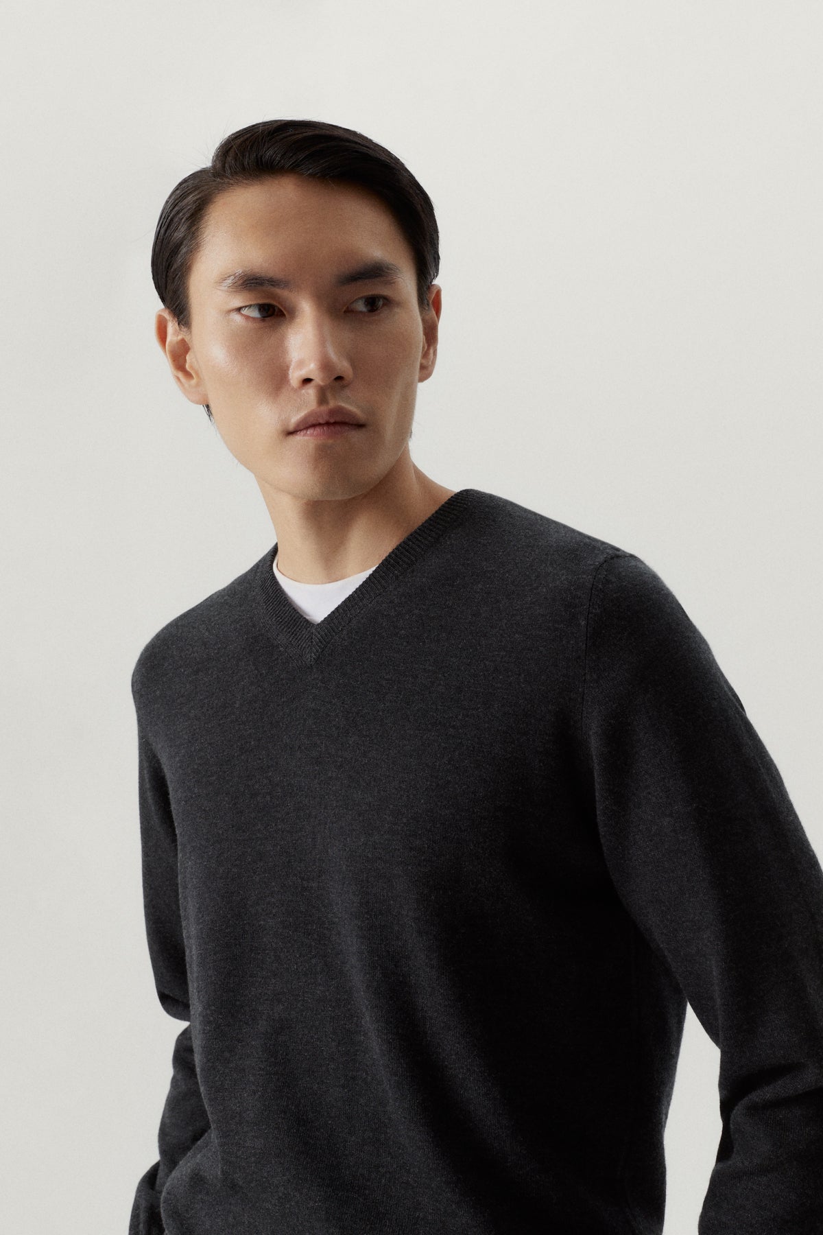 the ultrasoft v neck sweater anthracite melange