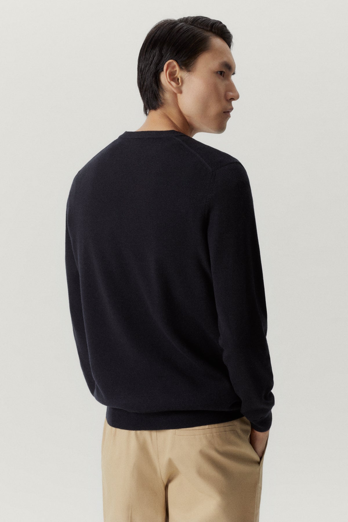 the ultrasoft v neck sweater midnight blue