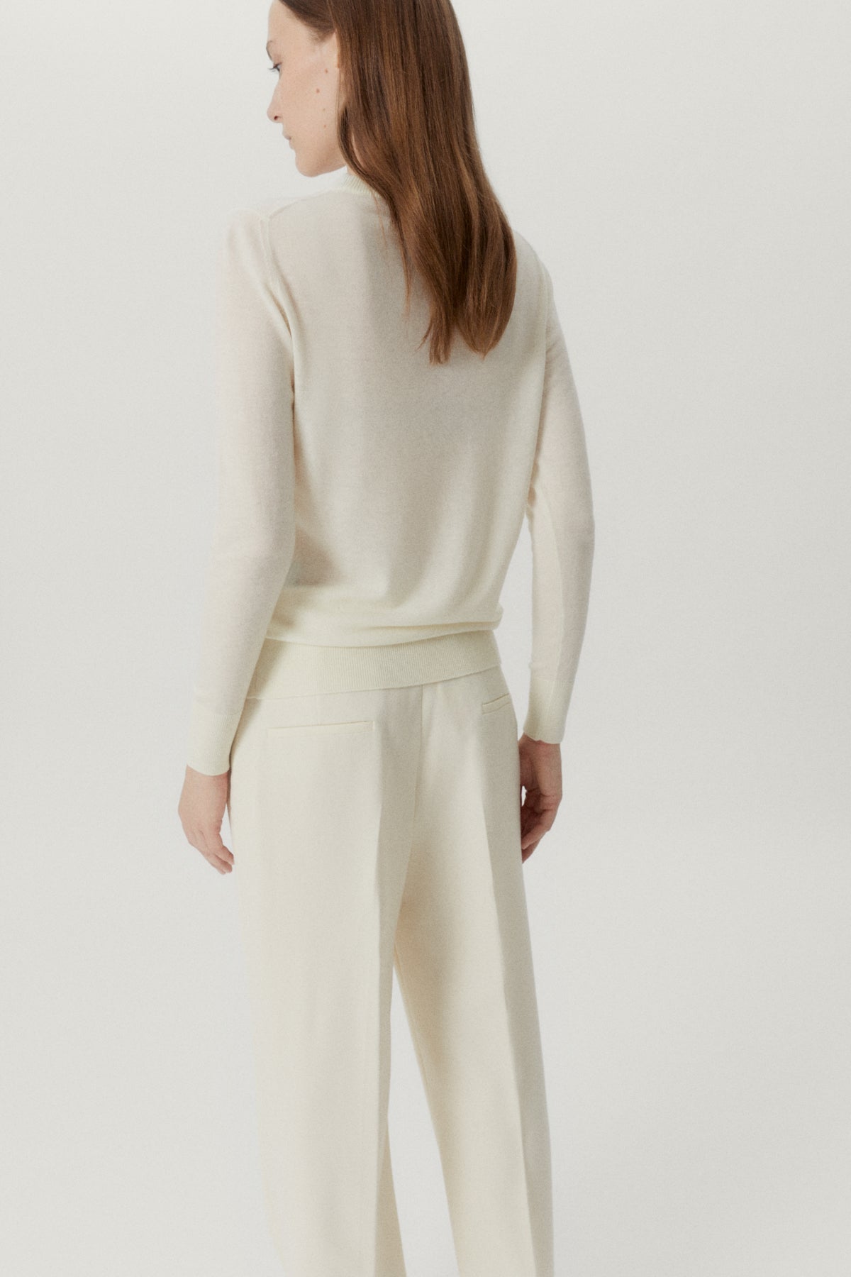 the ultrasoft wool round neck natural white