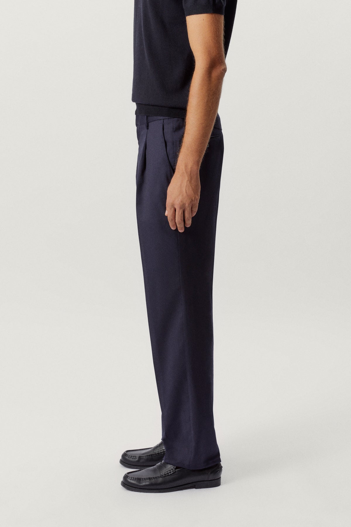 the wool tailored pants with pinces blue navy