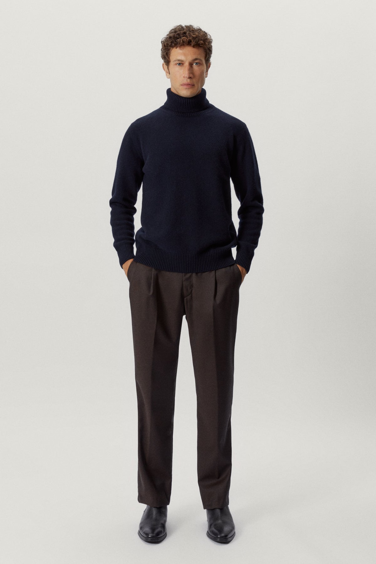 the woolen roll neck blue navy