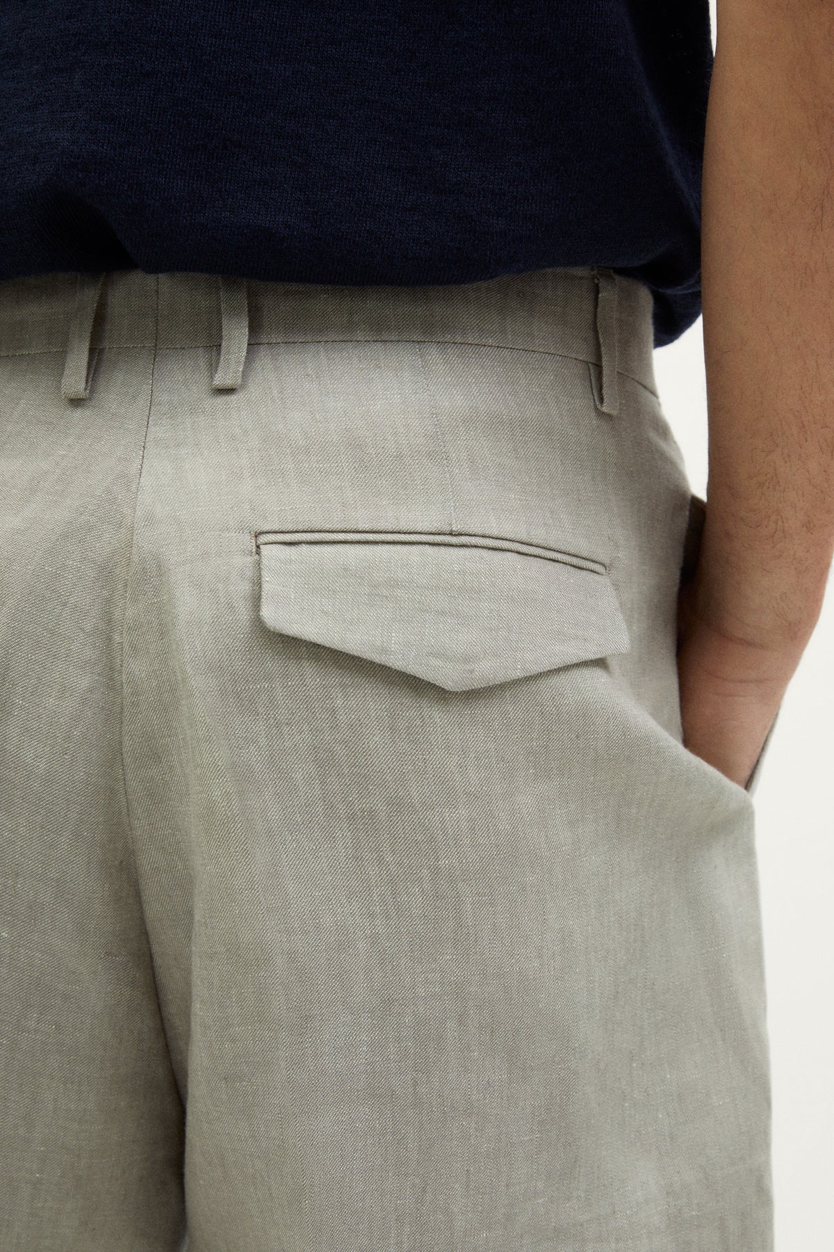 The Linen Twill Bermuda Shorts - sand melange