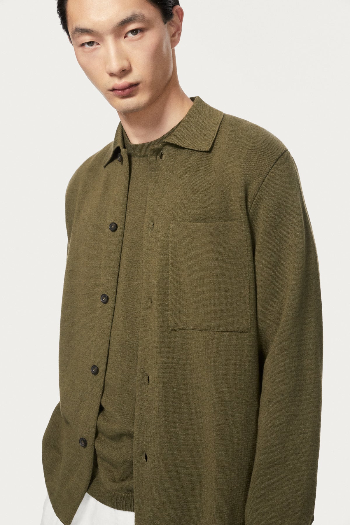 The Linen Cotton Lightweight Overshirt - olive green