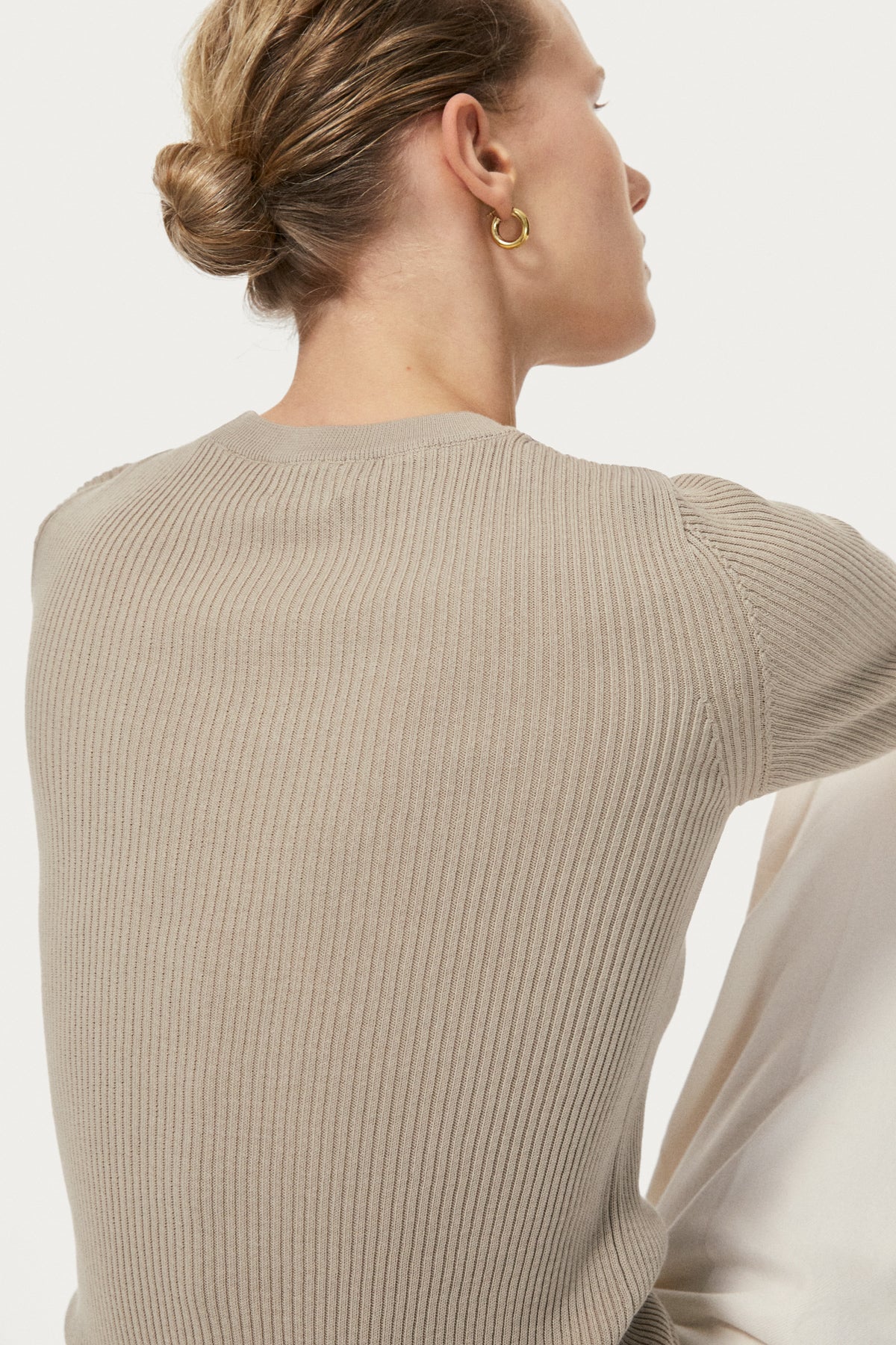 the organic cotton t-shirt wet sand