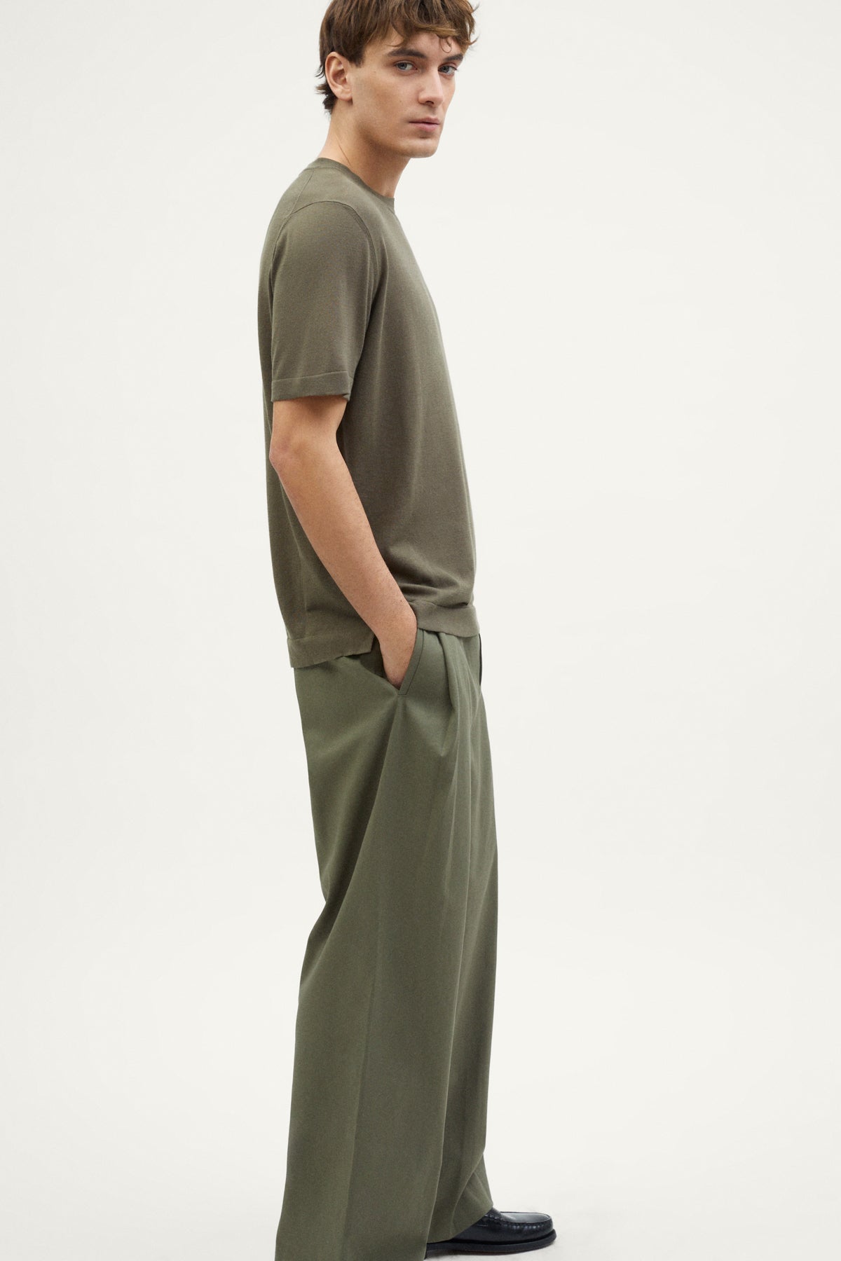 the organic cotton knit t shirt kaki green