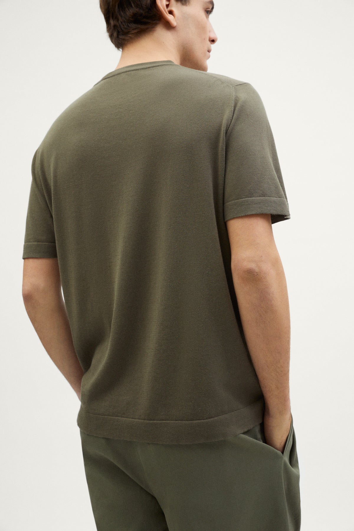the organic cotton knit t shirt kaki green