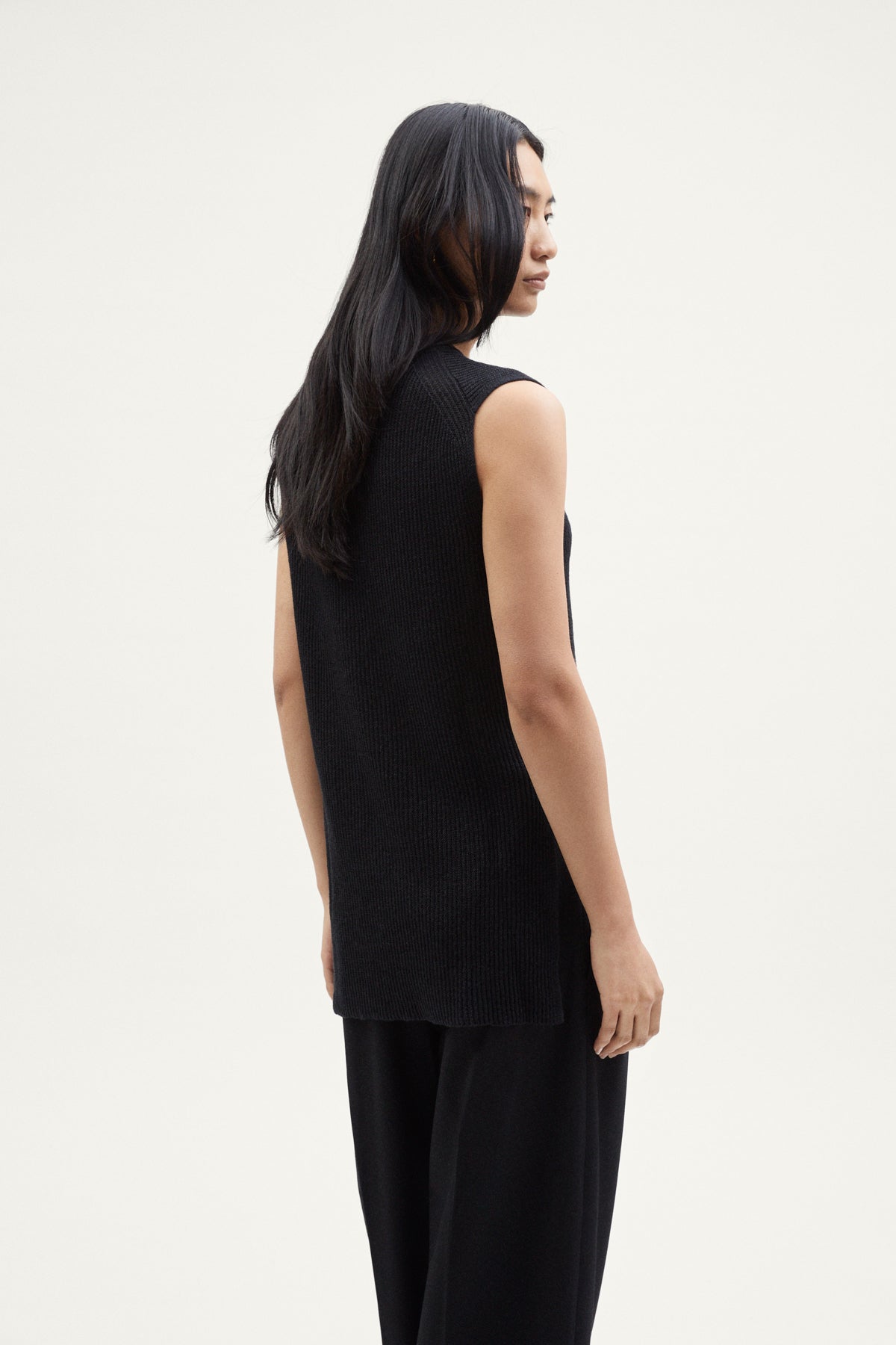 The Linen Cotton Ribbed Vest black