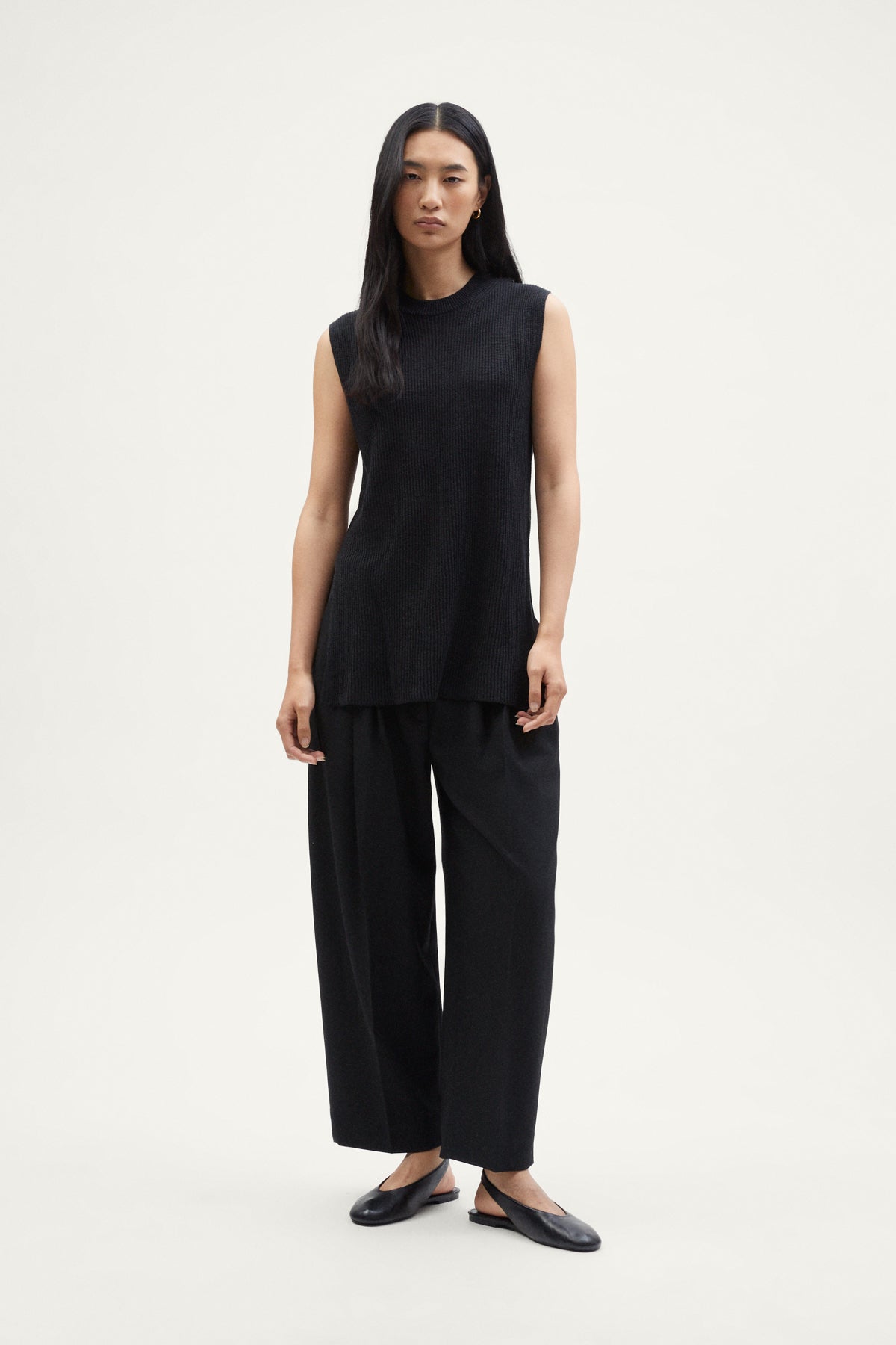 The Linen Cotton Ribbed Vest black