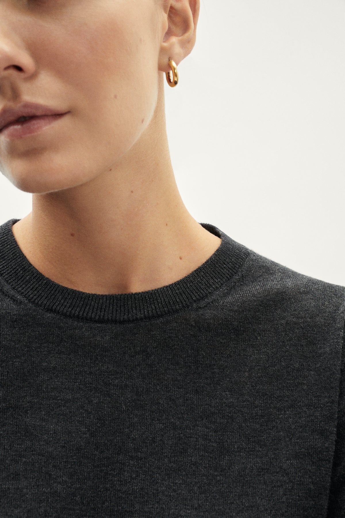 The Ultrasoft Wool Round-Neck - grey