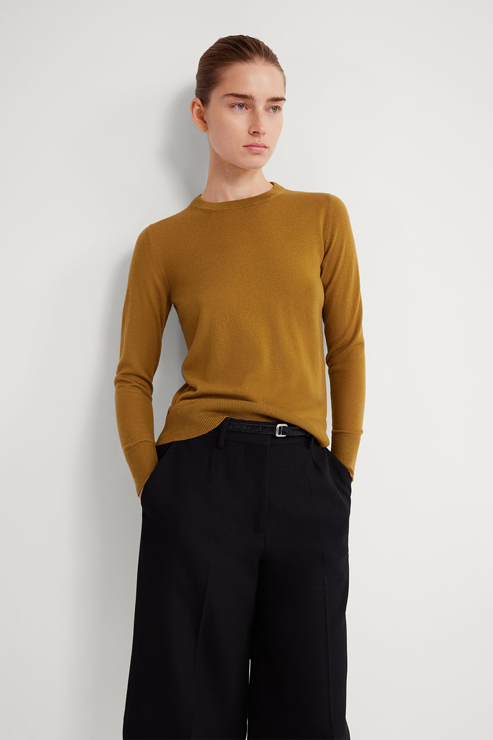 The Ultrasoft Wool Round-Neck Green Curry