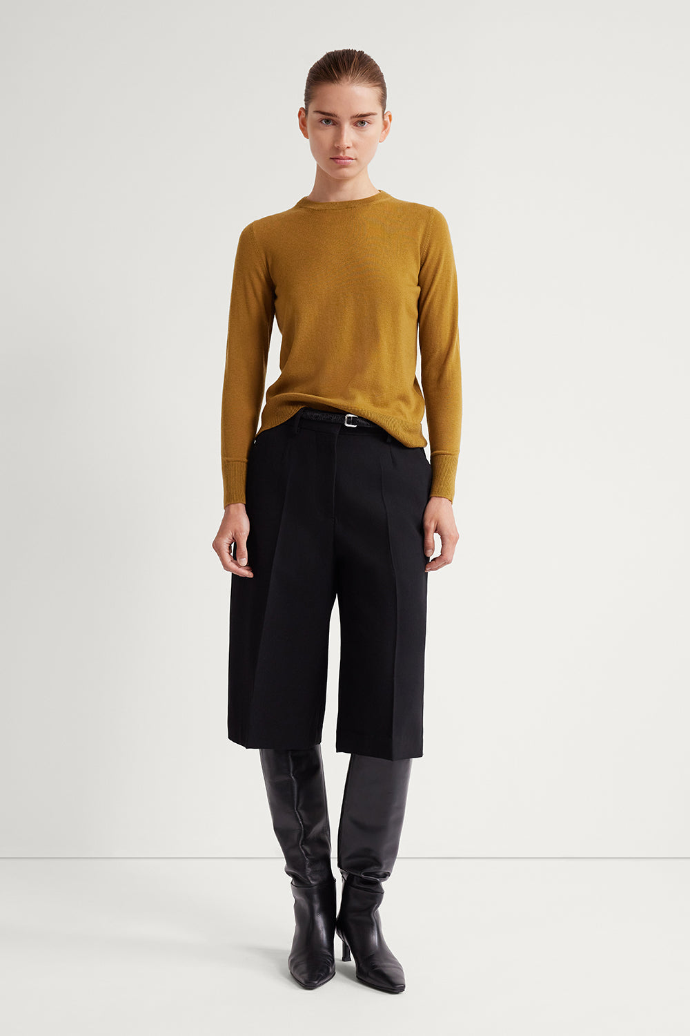 The Ultrasoft Wool Round-Neck Green Curry