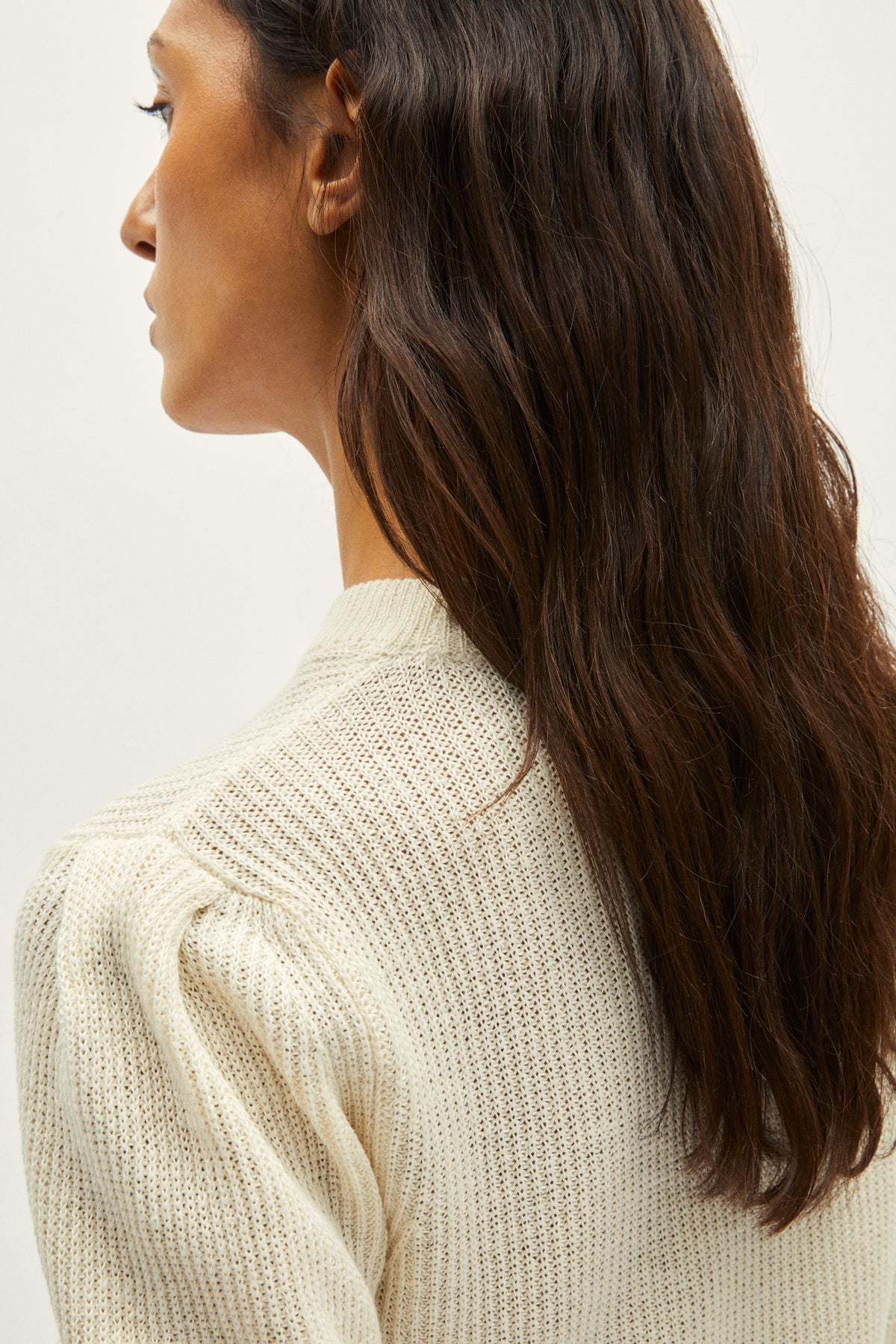 the linen cotton ribbed t shirt with pinces milk white
