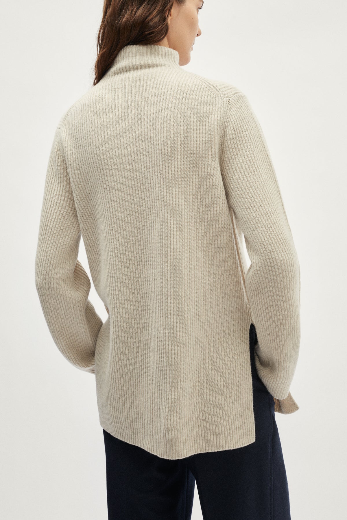 The Woolen Sleek High-neck - ecru