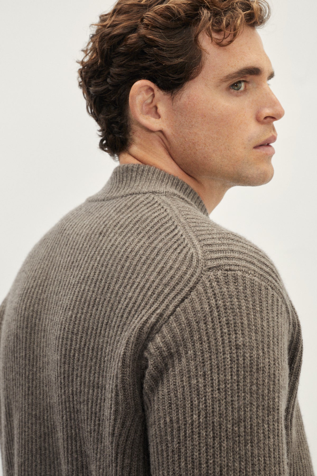 The Woolen Ribbed Bomber - taupe