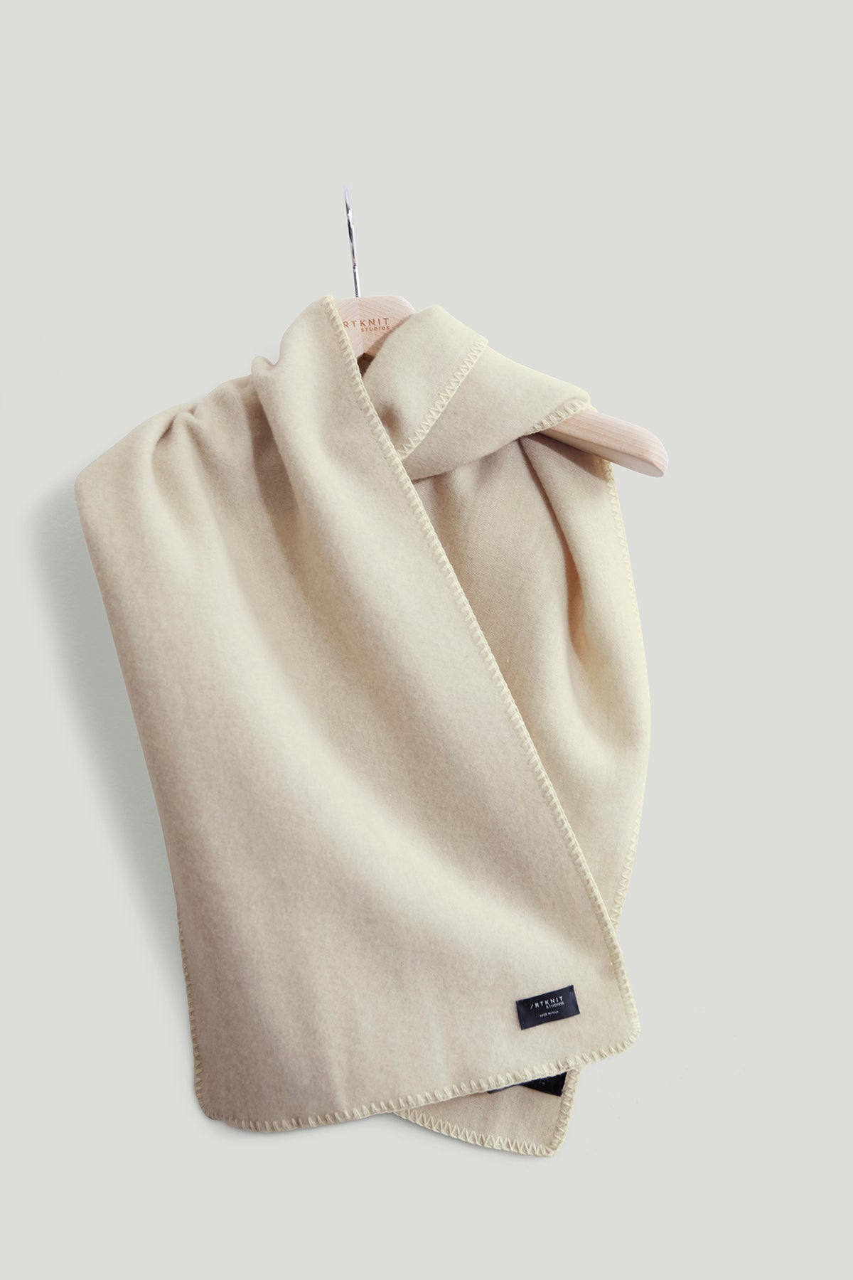 The Woolen Scarf - ecru