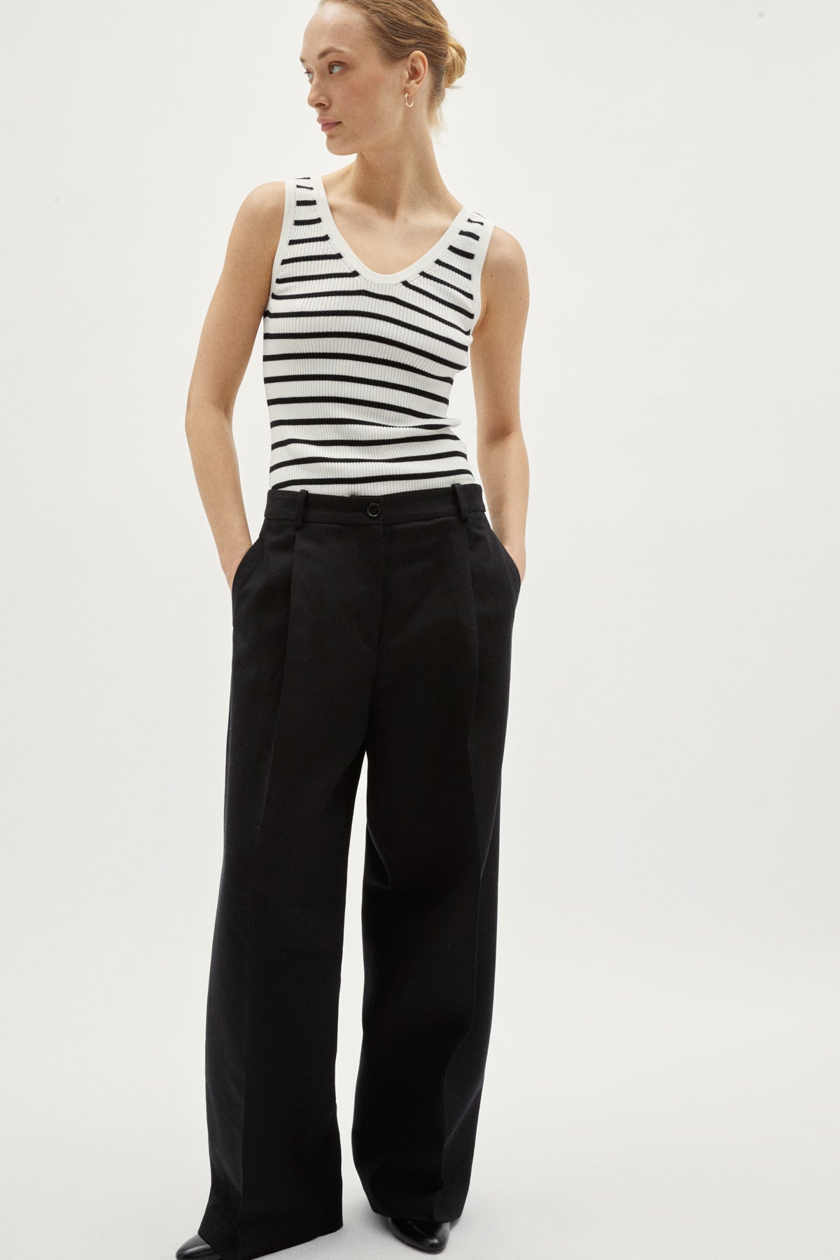the organic cotton ribbed v neck tank top stripes
