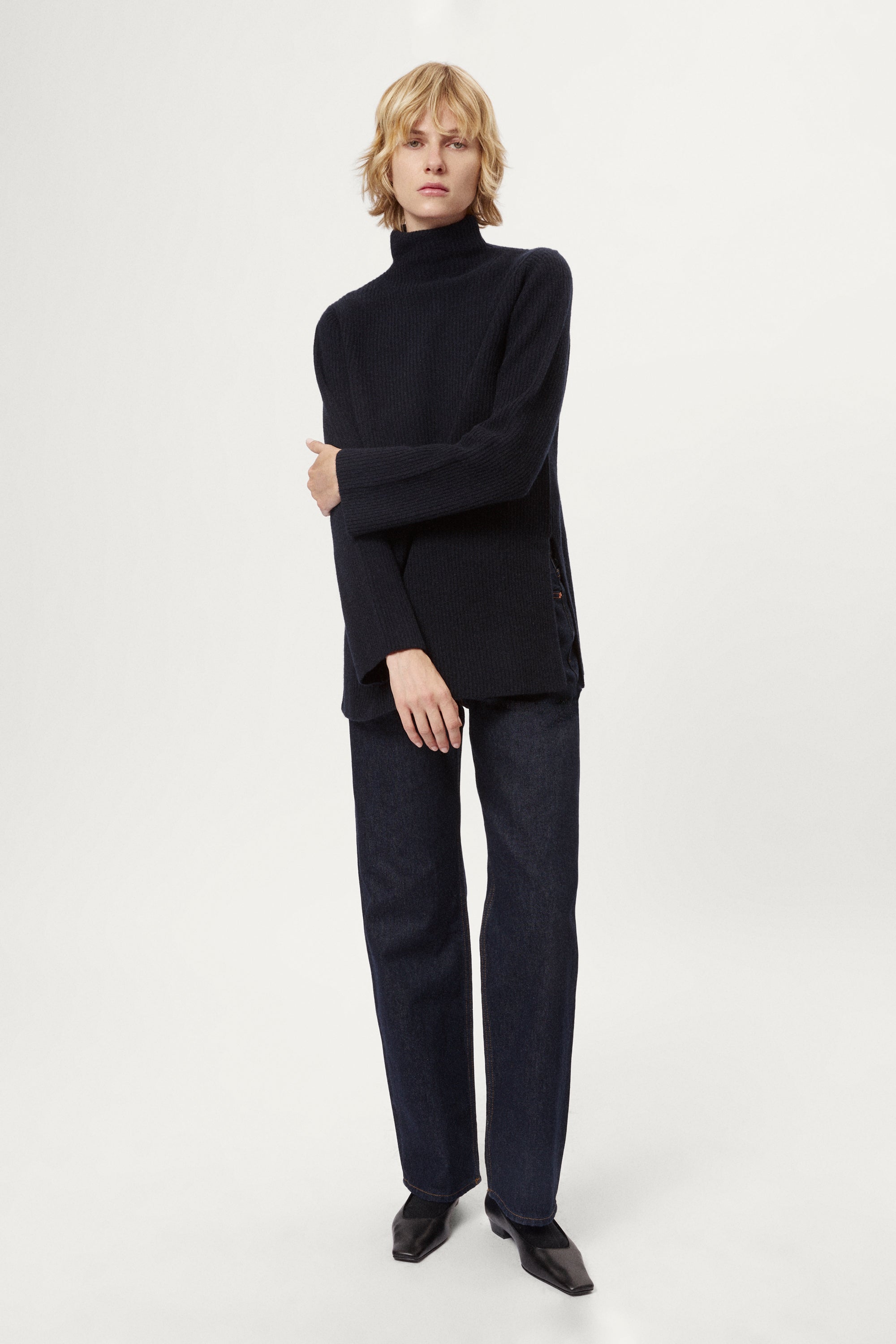 Maglia con Spacchi in Lana Cardata
