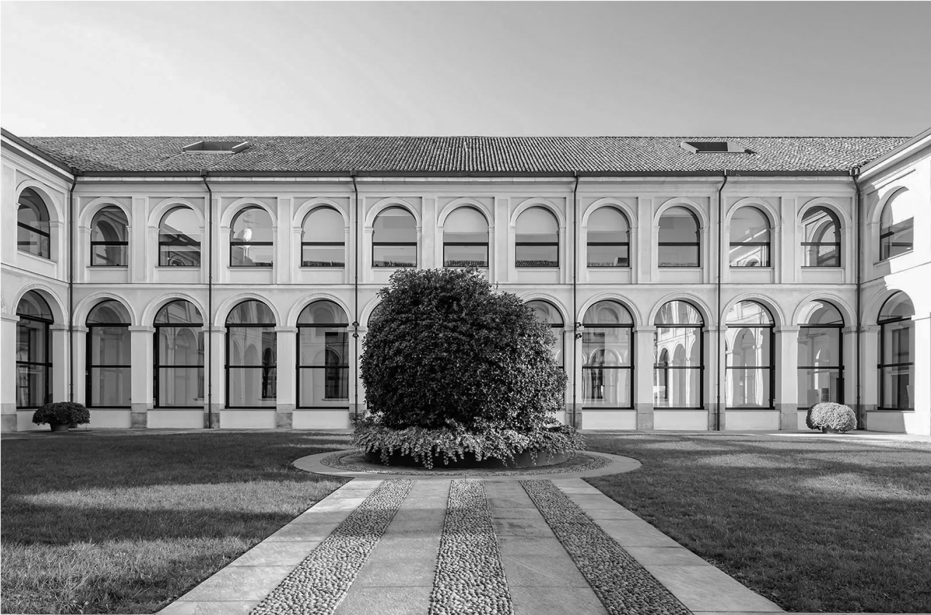 PALAZZO DELLE STELLINE milano district guide