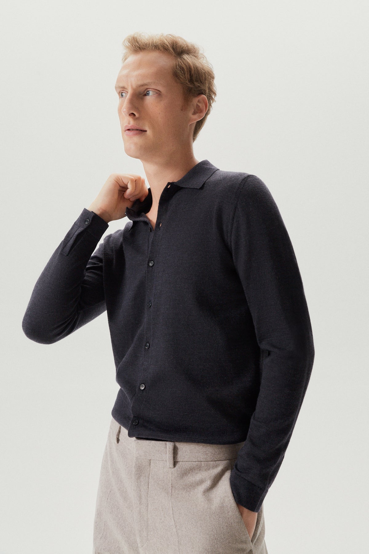 the merino wool knit shirt anthracite