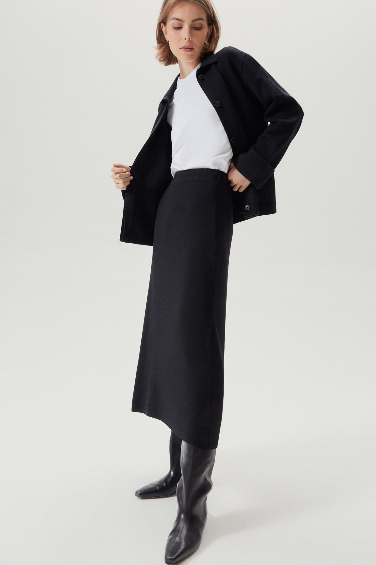 the merino wool flare skirt black