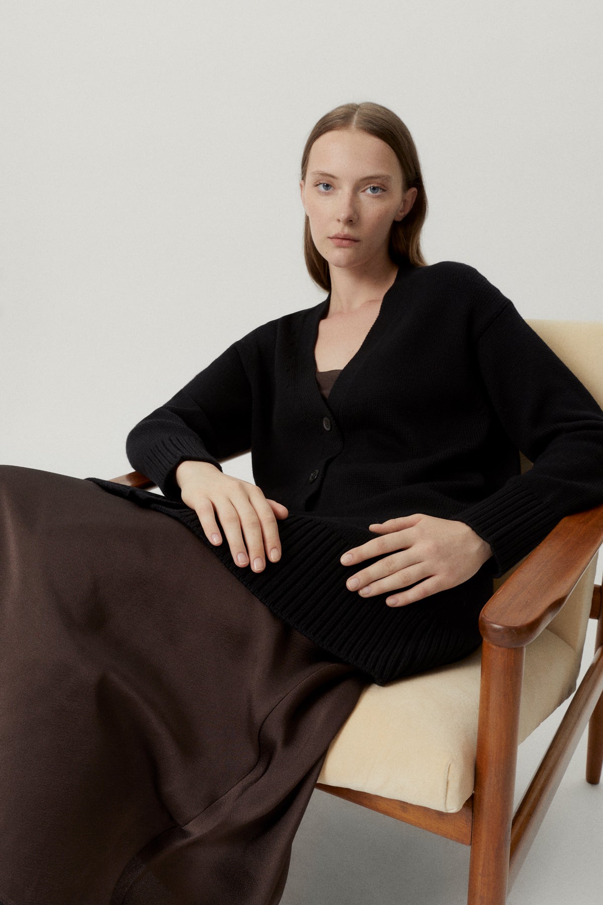 the merino wool oversize cardigan black