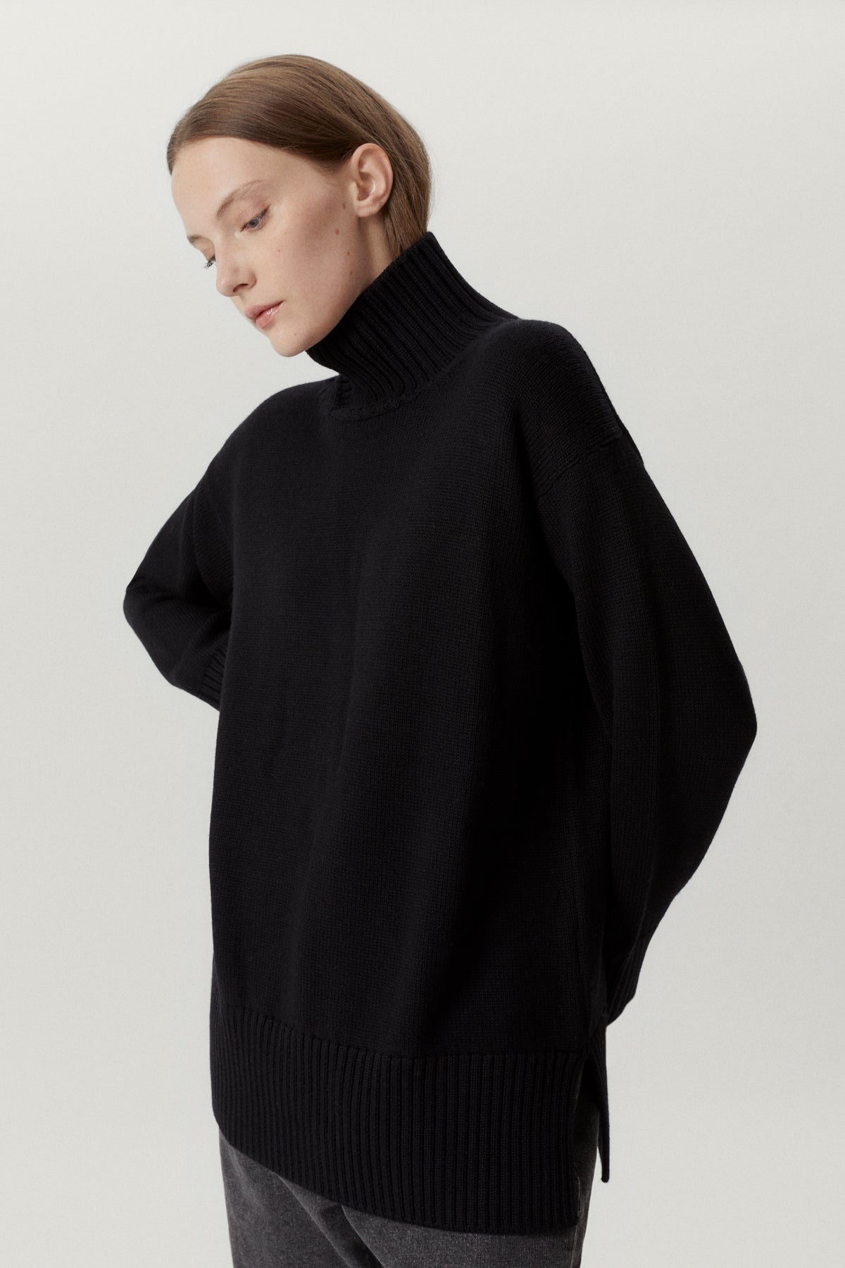the merino wool oversize high neck black