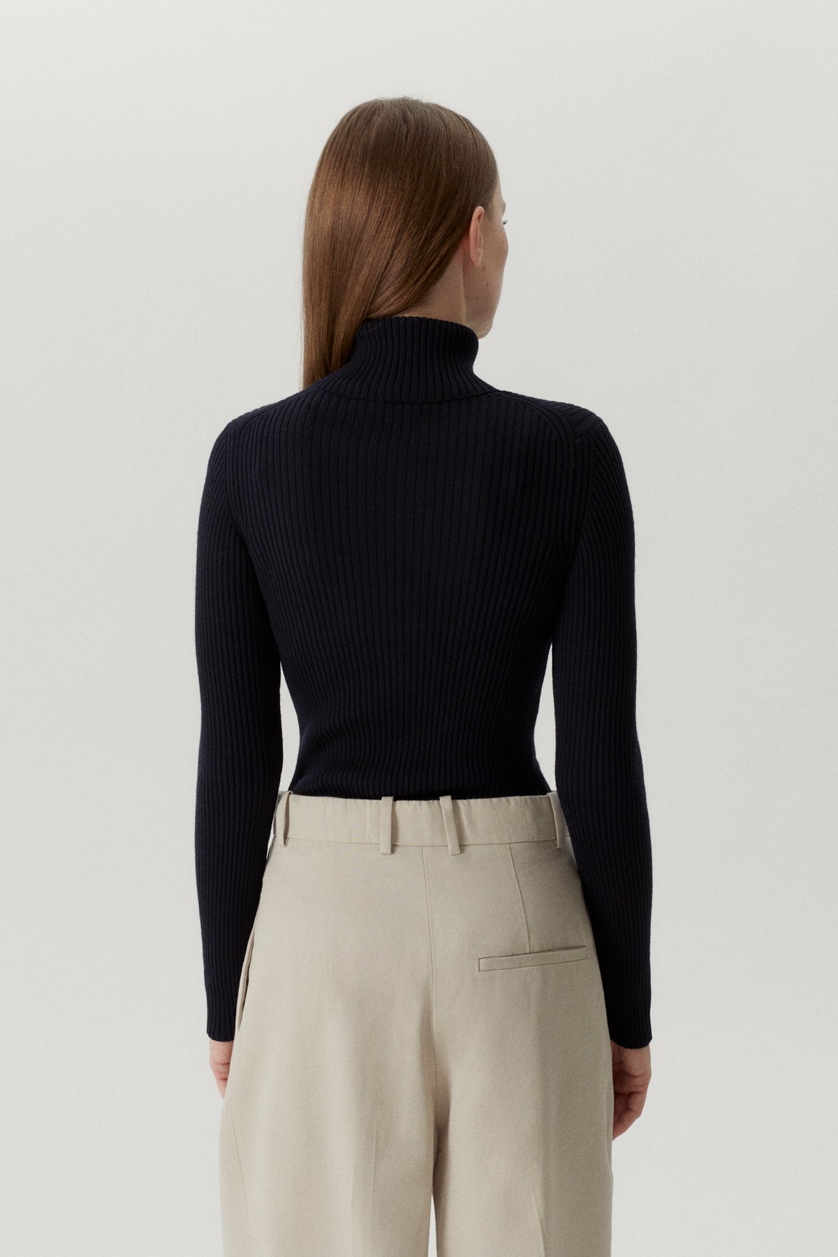 the merino wool ribbed roll neck oxford blue