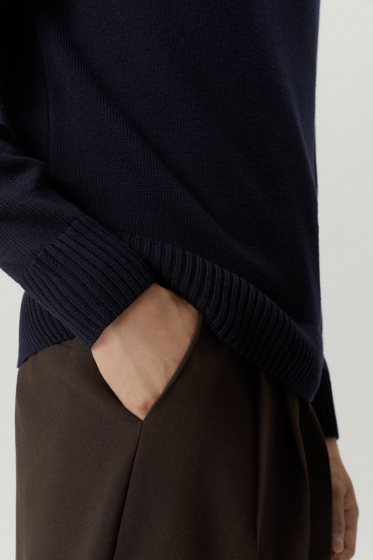 the merino wool saddle shoulder sweater oxford blue
